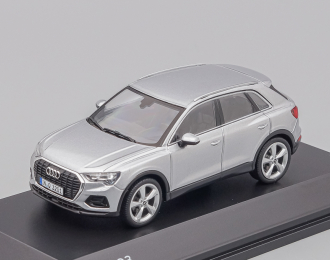 AUDI Q3 (2018), floret silver