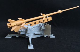 Сборная модель German Rheinmetall Long-Range Rocket ‘Rheinbote’ (Rh.Z.61/9) and launcher