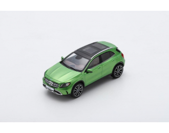 Mercedes-Benz GLA 250 2017, green