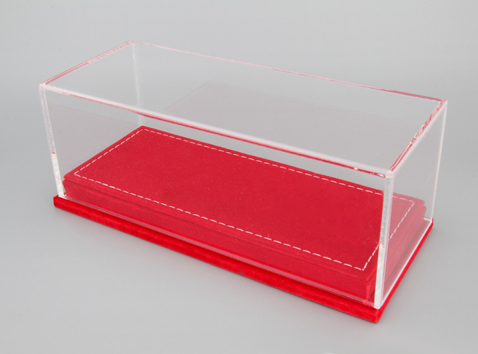 Прозрачный бокс подставка из красной бахромы (173*70*68mm)