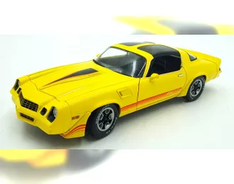 CHEVROLET Camaro Z28 T-Roof (1980), bright yellow