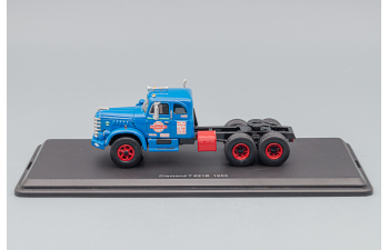 DIAMOND T 921B towing vehicle (1955), blue black red