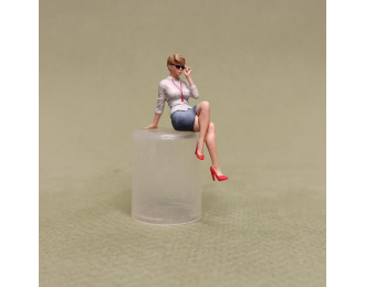 Фигура 0859 Секретарша на столе (Вариант 2), окрашенная (цвет в ассортименте)