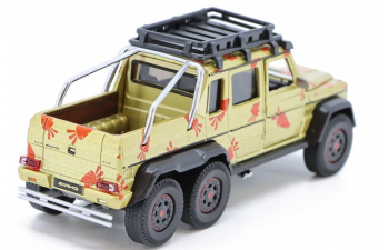 MERCEDES-BENZ G63 AMG 6x6 with Rabbit Family