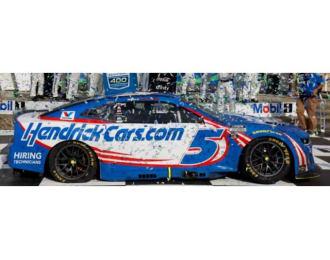 Chevrolet #5 Kyle Larson *Hendrick Motorsports.com*, blue/white/red 2025