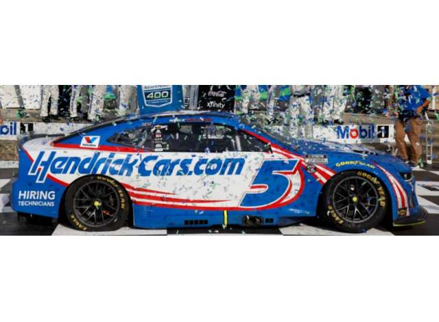 Chevrolet #5 Kyle Larson *Hendrick Motorsports.com*, blue/white/red 2025