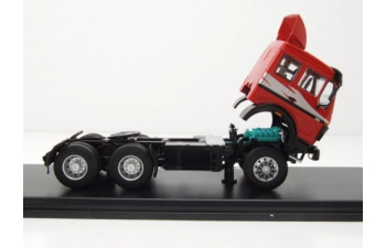 MERCEDES-BENZ NG 2232 Tractor Truck 3-Assi 1980, red