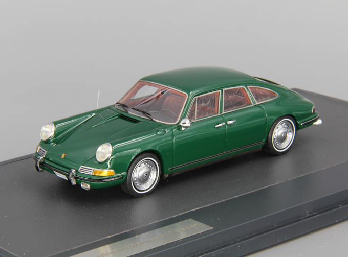 PORSCHE 911 Troutman & Barnes 4-door (1967), green