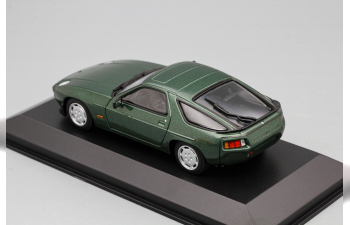 PORSCHE 928 S (1979), green metallic