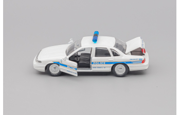 FORD Crown Victoria Metro Police, white