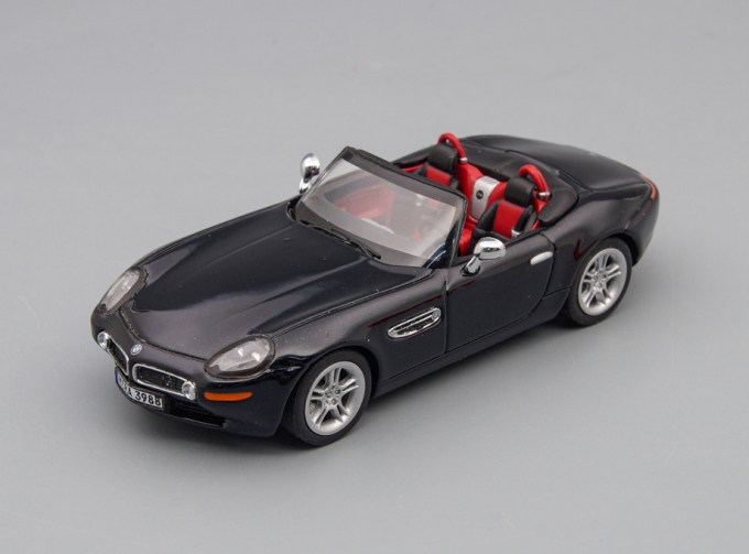 BMW Z8, dark blue