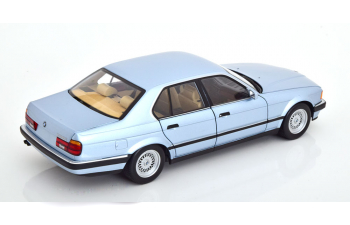 BMW 730i E32 (1986), light blue-metallic