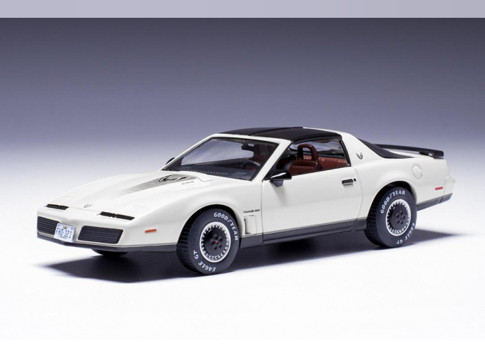 PONTIAC Firebird (1982), white