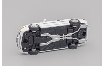 BMW 850 CSi (1992), white