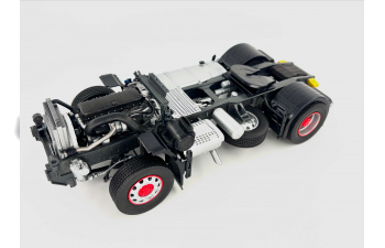 Сборная модель IVECO FIAT S-way S460 Magirus Tractor Truck 2-assi 2022