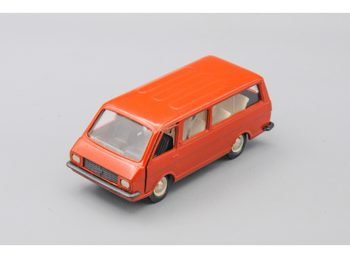 РАФ 2203 "Латвия" (A18), красный