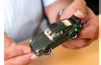 Сборная модель Porsche 911 Turbo (1974), oak green metallic