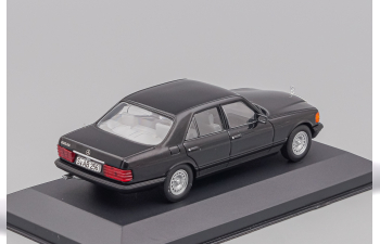 MERCEDES-BENZ 500 SE W126 (1979), metallic black