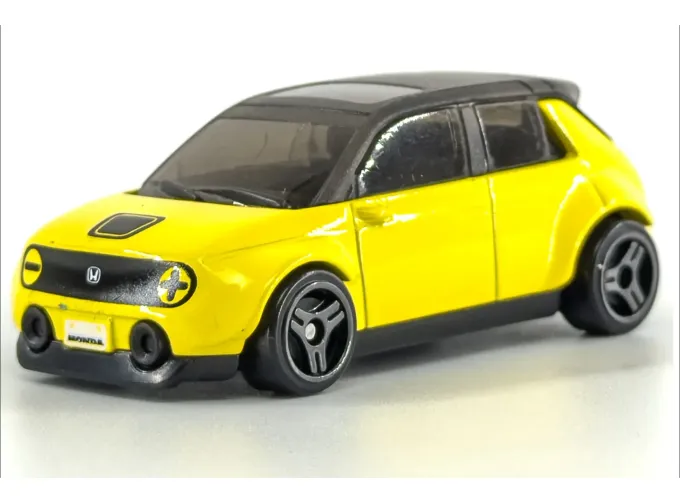 Honda E, yellow