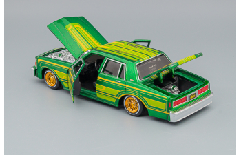 1987 Chevrolet Caprice Lowrider, Green metallic/yellow