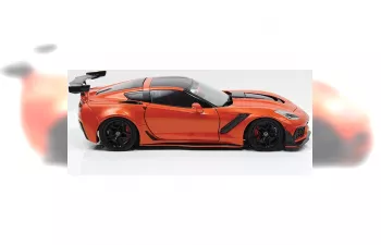 CHEVROLET Corvette ZR1 (2019), orange/black