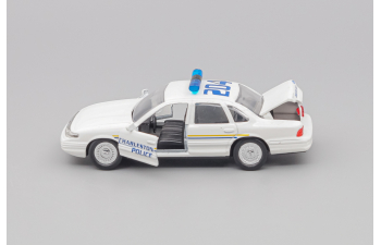 FORD Crown Victoria Charleston Police, white