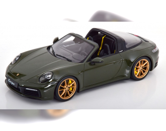 PORSCHE 911 (992) Targa 4S, dark green