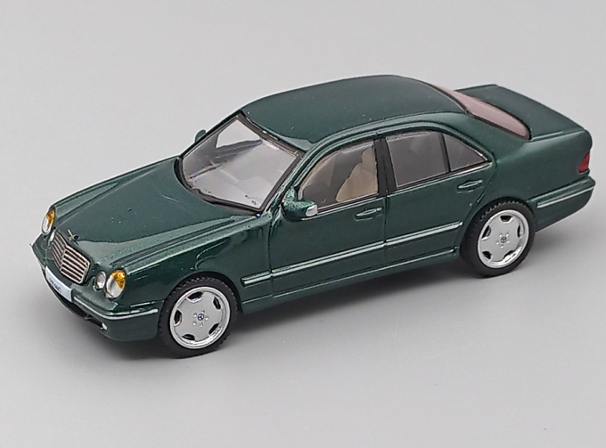 MERCEDES-BENZ E55 AMG (W210), green