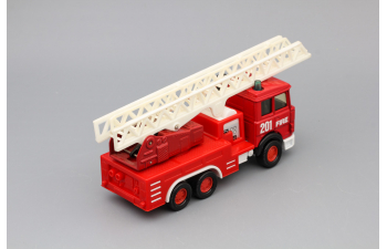 Magirus Deutz K132 Super Kings, red / white