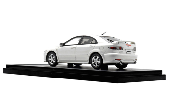 MAZDA Atenza Sports 23S (2002), snowflake white pearl mica