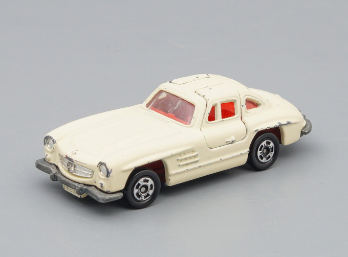 MERCEDES-BENZ 300SL, beige