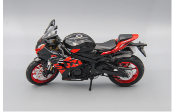 SUZUKI GSX 1000R, чёрный, 18 см