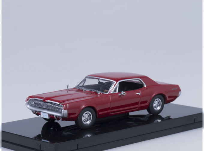 MERCURY Cougar, cardinal red