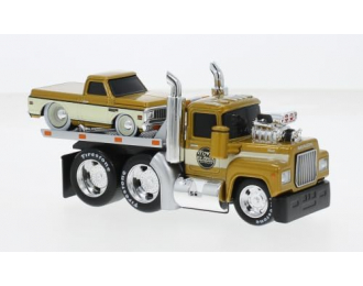 MACK R685st Flatbed Truck Car Transporter With CHEVROLET C-10 Pick-up Custom (1972), Gold White