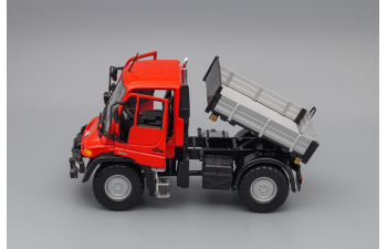 MERCEDES-BENZ Unimog U400, red / silver