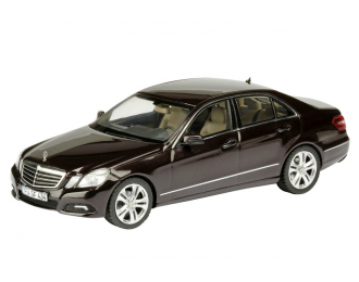 MERCEDES-BENZ E-Classe Limousine Avantgarde (brown)