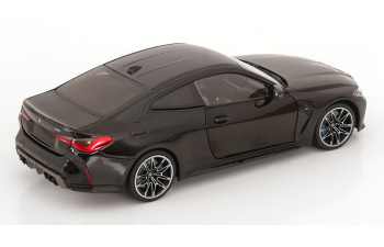 BMW M4 G82 (2024), black metallic