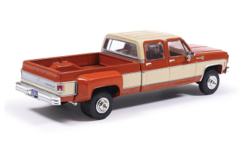 CHEVROLET K-30 CREW Cab Dually Pick-Up (1975), Grecian Bronze and Santa Fe Tan Deluxe Two-Tone 