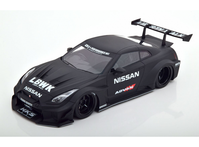 NISSAN 35 GT-RR Ver.2, mattschwarz