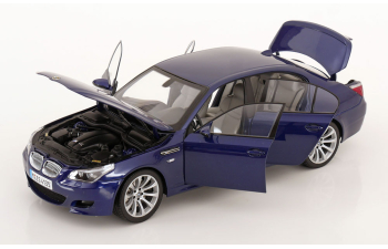 BMW M5 E60 (2004), dark blue-metallic