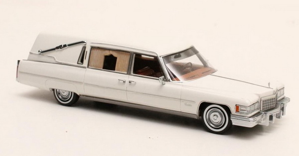 CADILLAC Superior Sovereign Regal Landaulette (катафалк) 1976 White