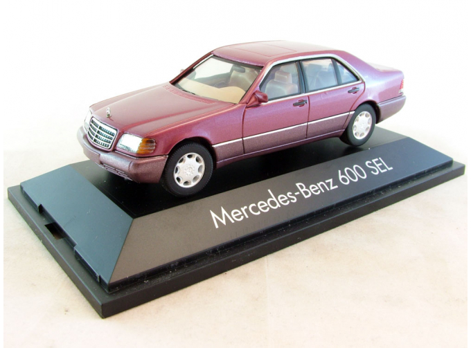 MERCEDES-BENZ 600 SEL, red