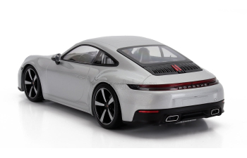 PORSCHE 911 (992.2) Carrera Coupé (2024), GT silver metallic