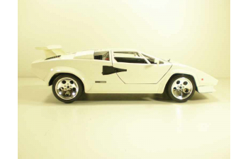 LAMBORGHINI Countach 5000 Quattrovalvole, Gold Collection 1:18, белый