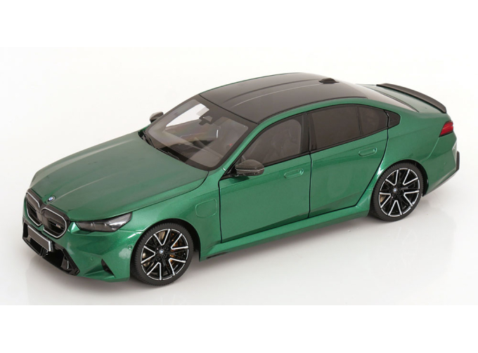 BMW M5 Saloon (2024), green metallic