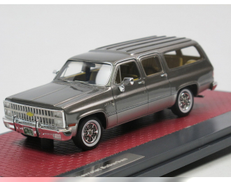 CHEVROLET Suburban (1981), grey/silver