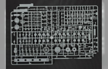 Сборная модель German Multi-Turret Tank Neubaufahrzeug