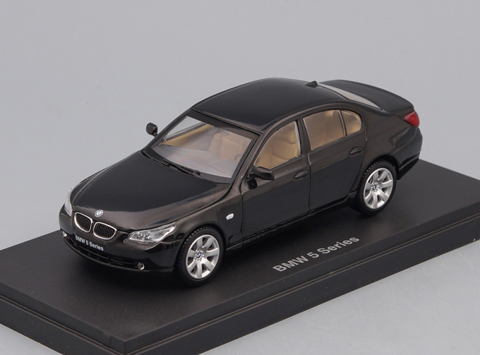 BMW 545i Sedan, black