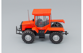 ЛТЗ-155, Тракторы 30, красный