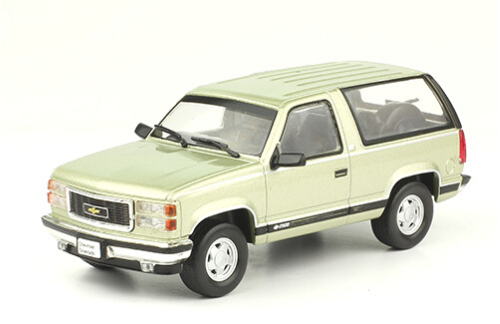 CHEVROLET Silverado 1997, light green metallic
